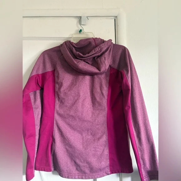 The North Face Women's Two-Tone Pink Ski Jacket - Picture 3 of 5